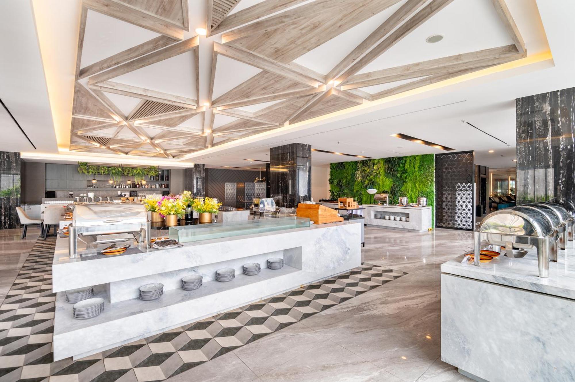 Aston Sorong Hotel & Conference Center ภายนอก รูปภาพ