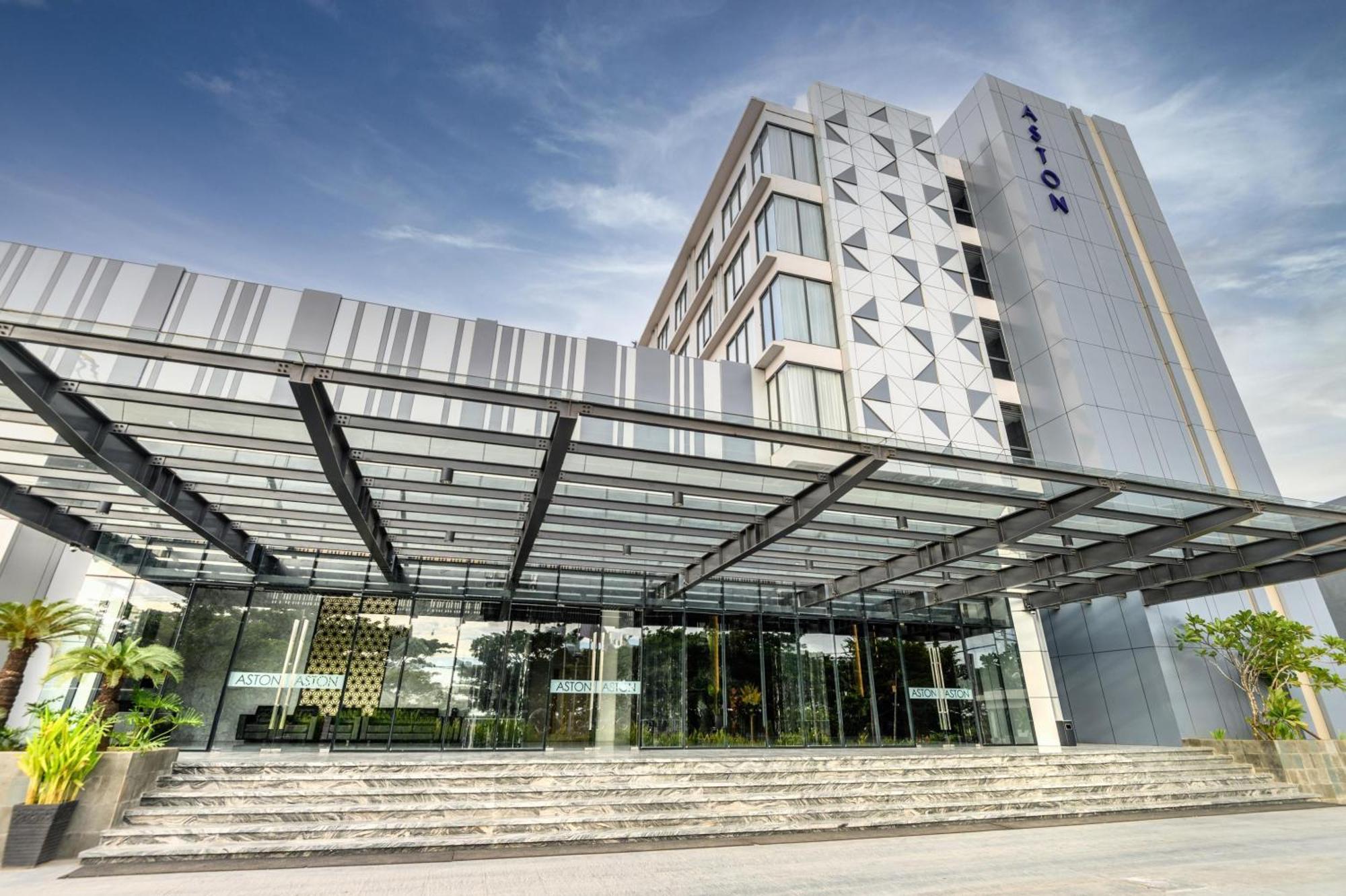 Aston Sorong Hotel & Conference Center ภายนอก รูปภาพ