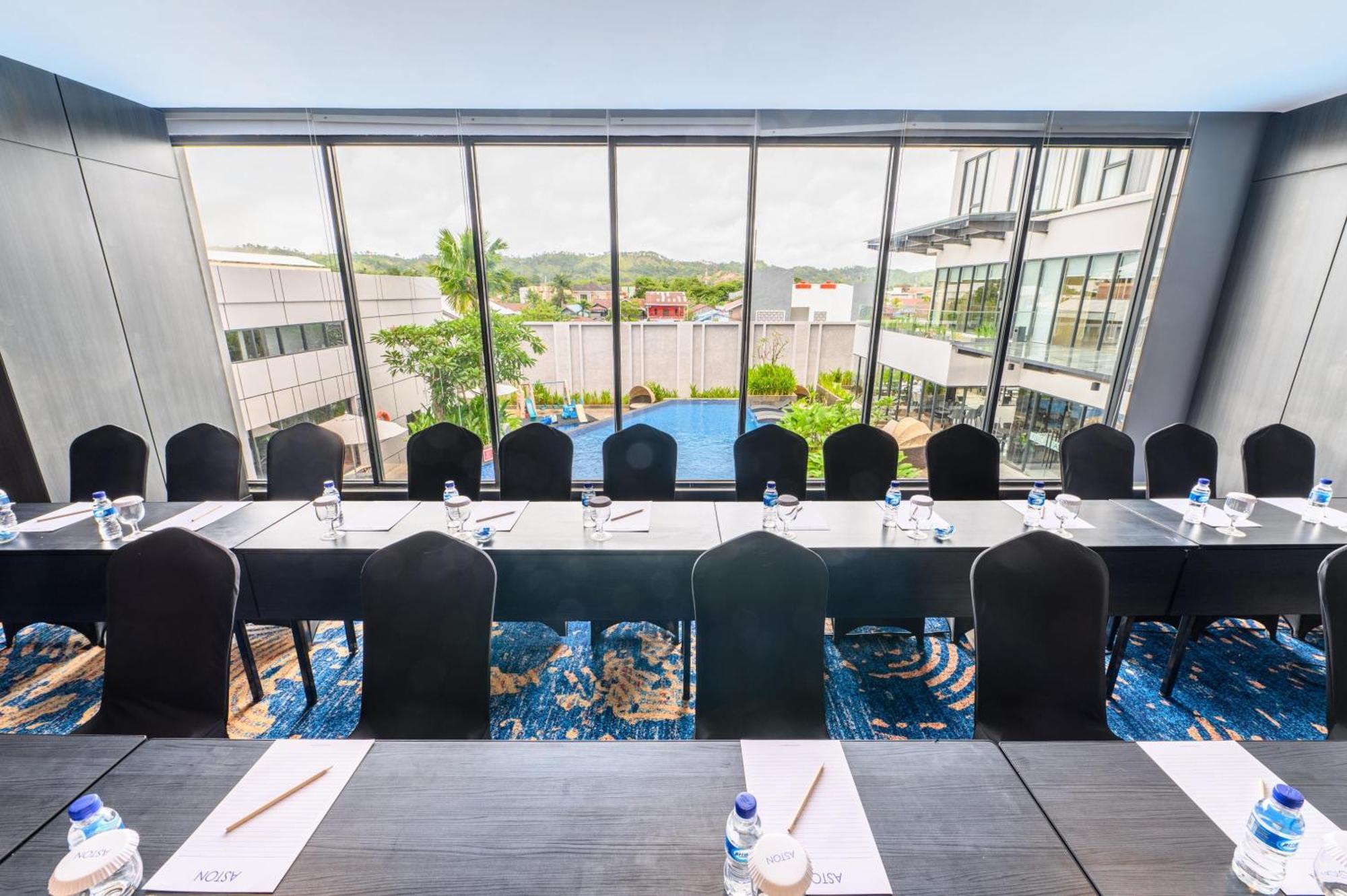 Aston Sorong Hotel & Conference Center ภายนอก รูปภาพ