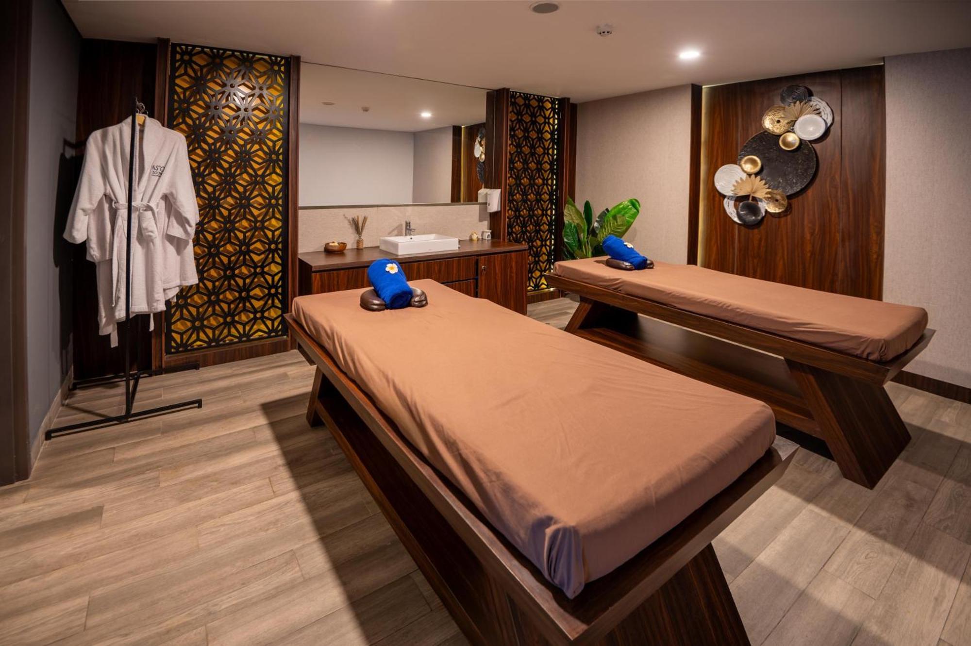 Aston Sorong Hotel & Conference Center ภายนอก รูปภาพ