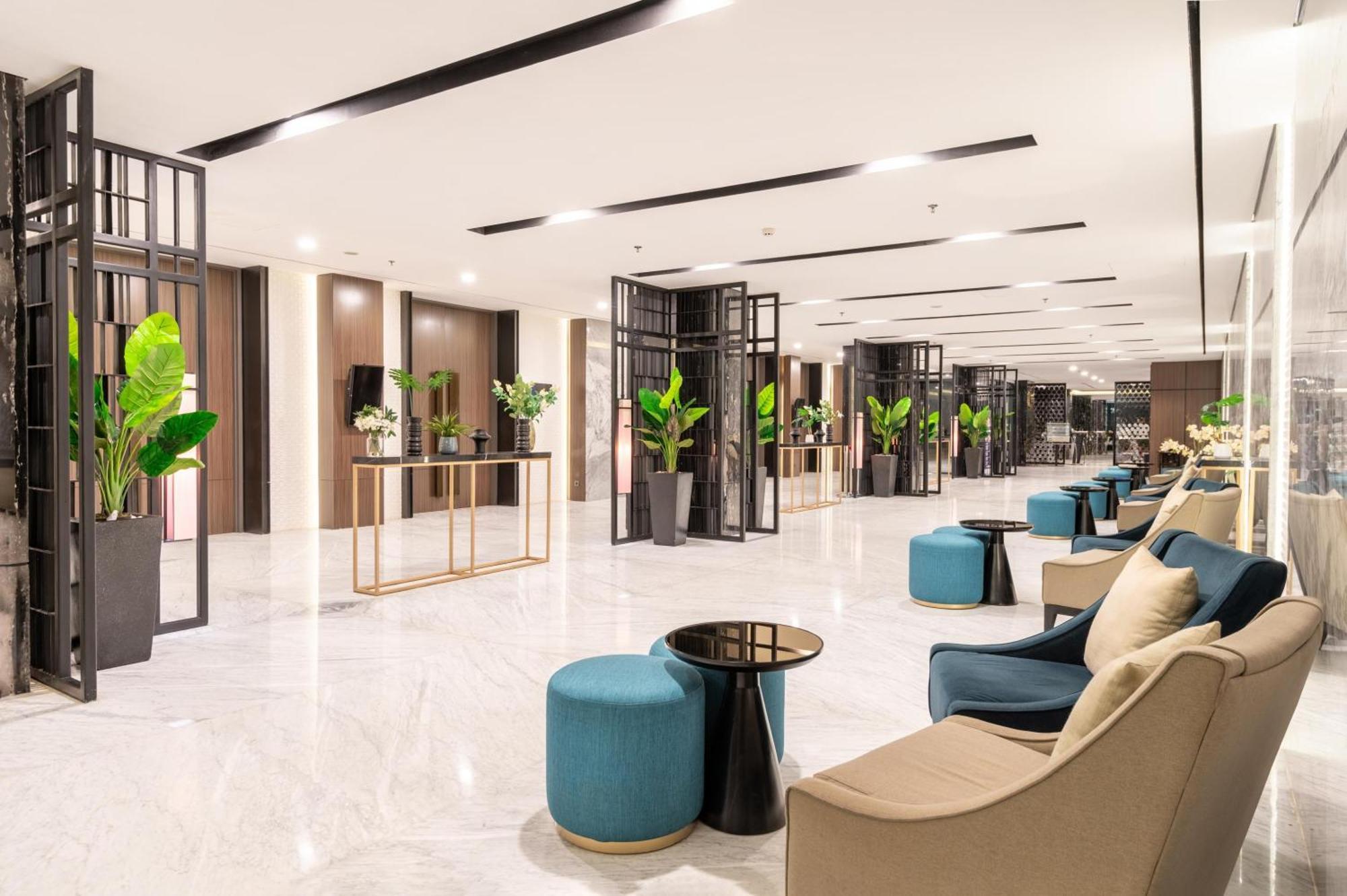 Aston Sorong Hotel & Conference Center ภายนอก รูปภาพ