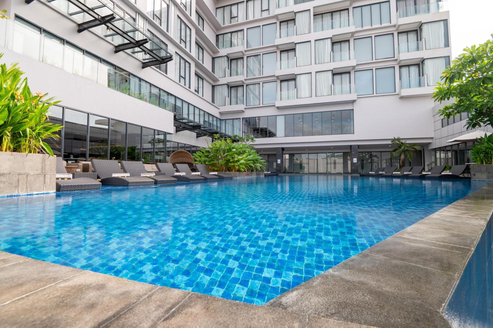 Aston Sorong Hotel & Conference Center ภายนอก รูปภาพ