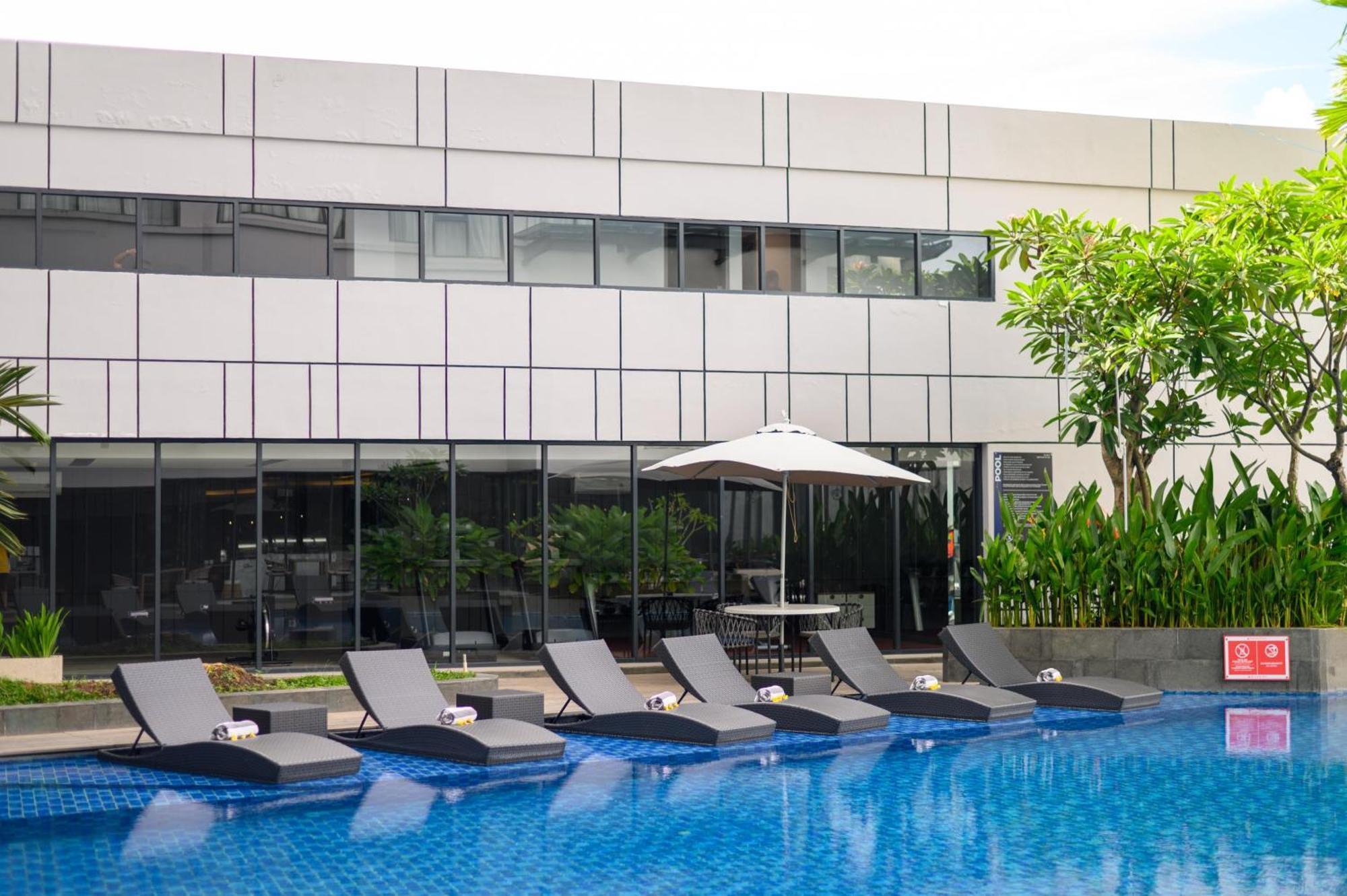 Aston Sorong Hotel & Conference Center ภายนอก รูปภาพ